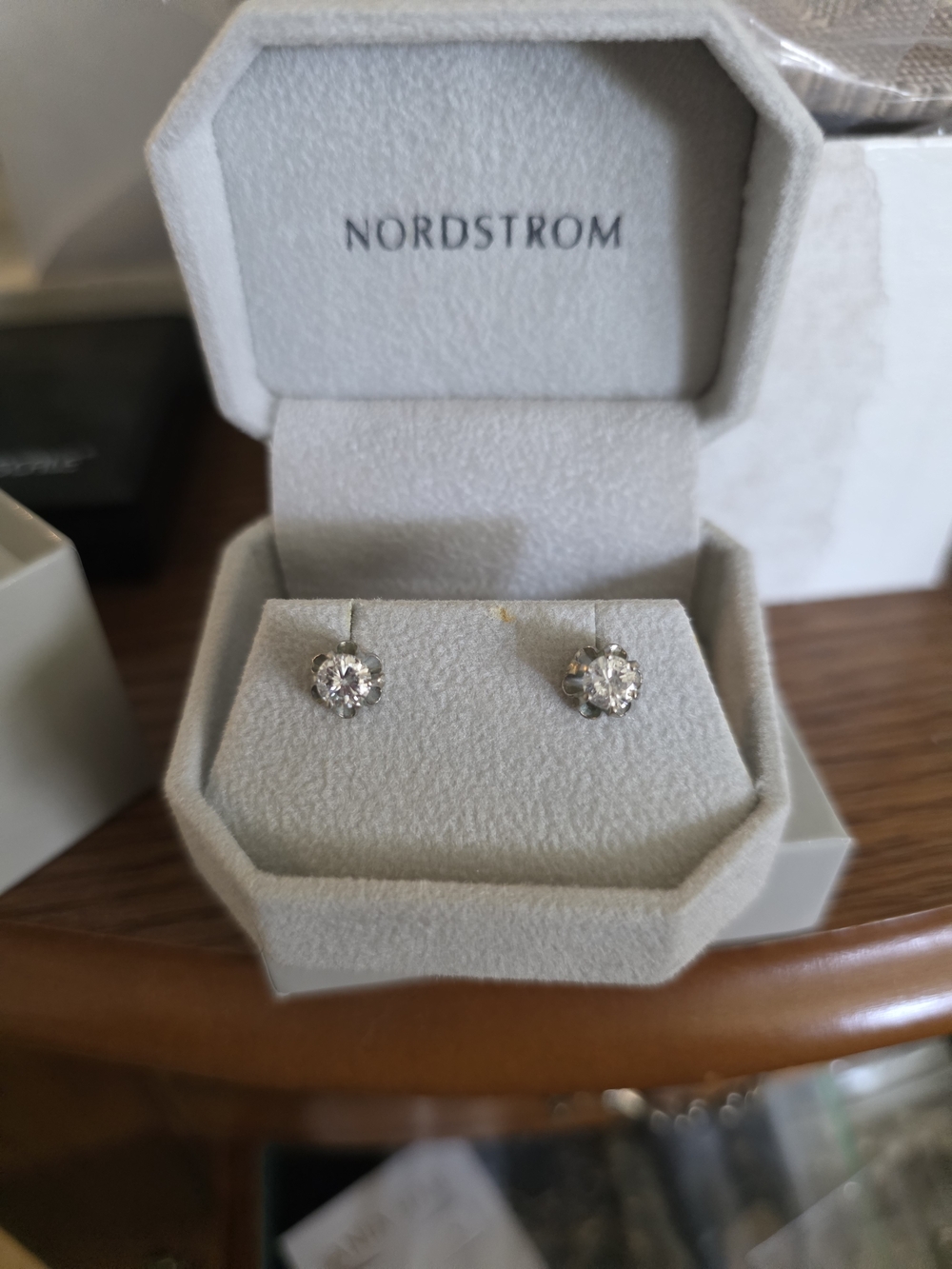 Nordstrom 14kt White Gold Diamond Stud Earrings 1 Carat Tw